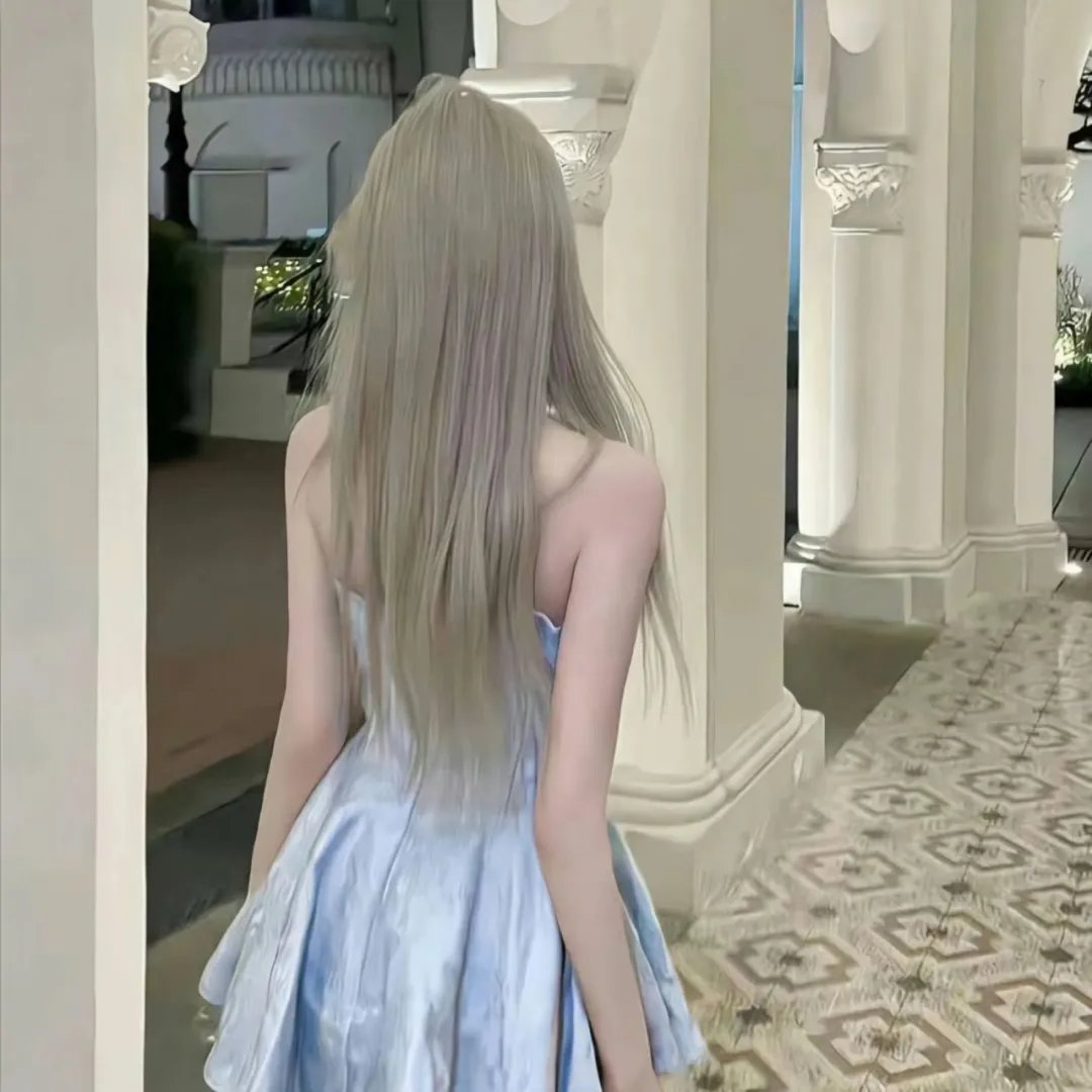 她才是主角
